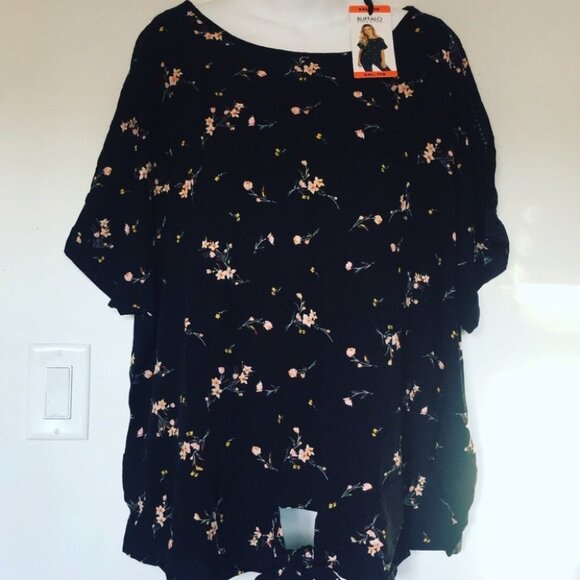 Buffalo xxLarge Women’s Black Floral  Tie Front Top - Picture 3 of 13